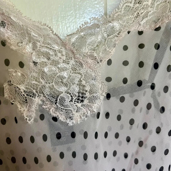 Victoria's Secret Blush Sheer Polka Dot Lace Negligee Nightie Size Large - Picture 2 of 10
